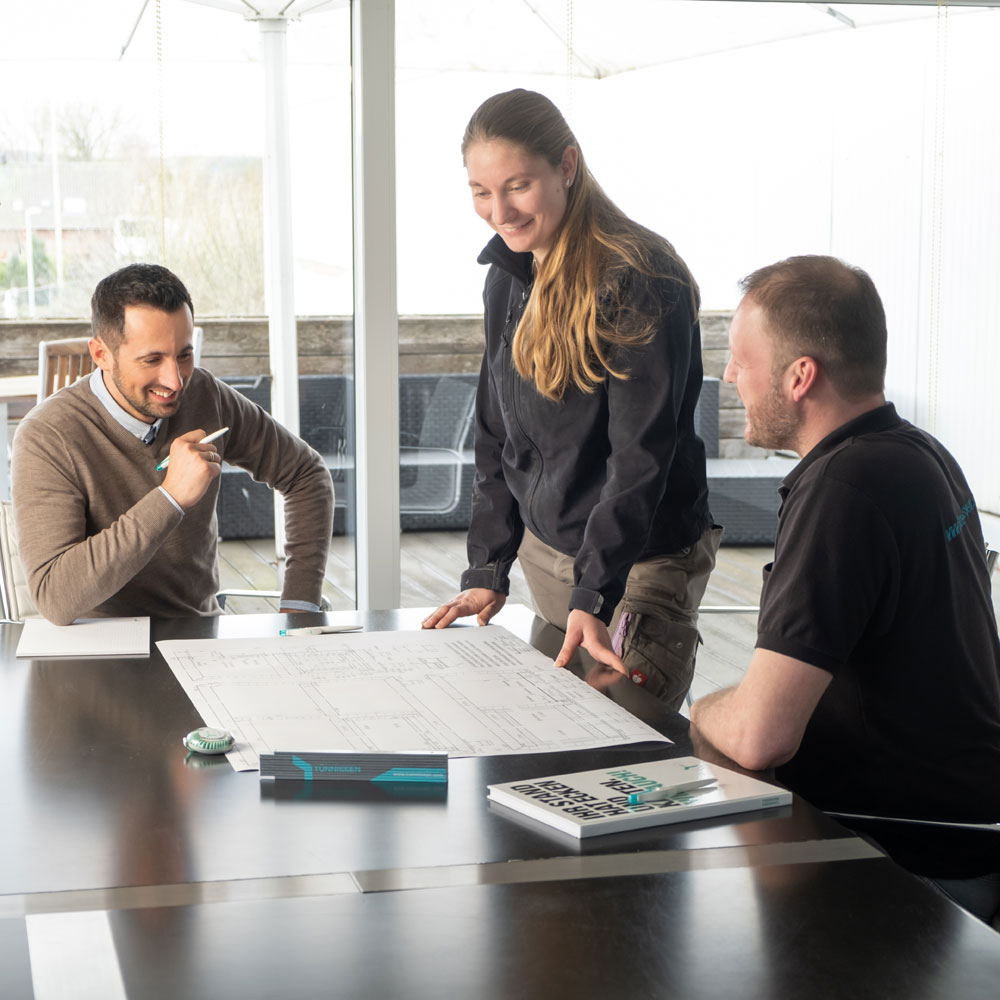 tuennissen-karriere-konzept Chef, Monteuring und Projektleiter bei der Einsatzplanung - Tünnissen Interiors, Messen, Events und Ausstellungen NRW Deutschland Europe