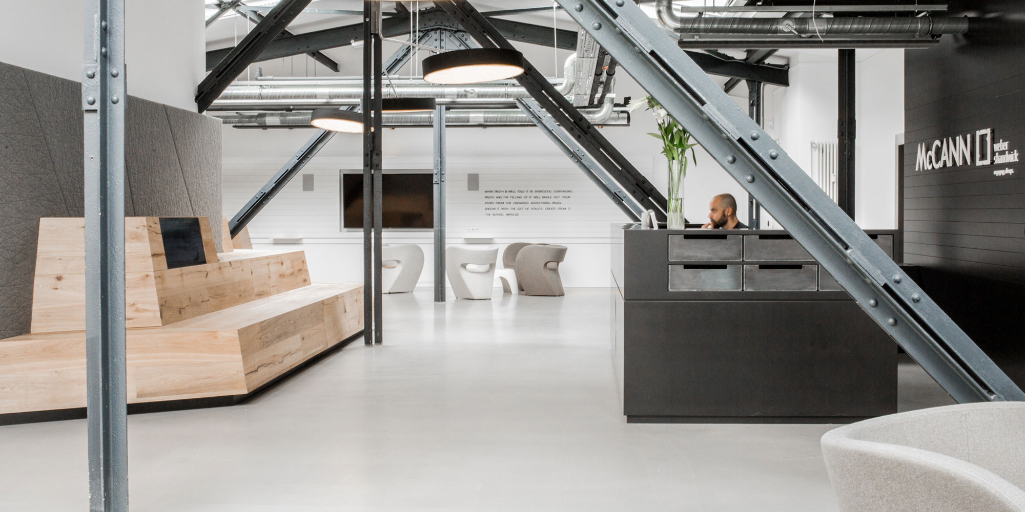 Office vo McCann in Berlin - Tünnissen Interiors, Messen, Events und Ausstellungen NRW Deutschland Europe