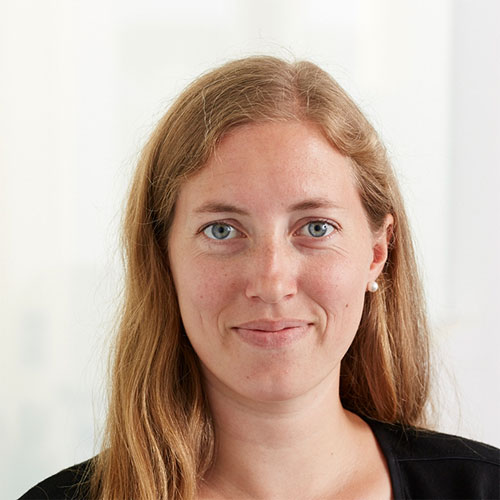 Portrait von der Mitarbeiterin in der Verwaltung bei Tünnissen Kranenburg NRW Deutschland Europe