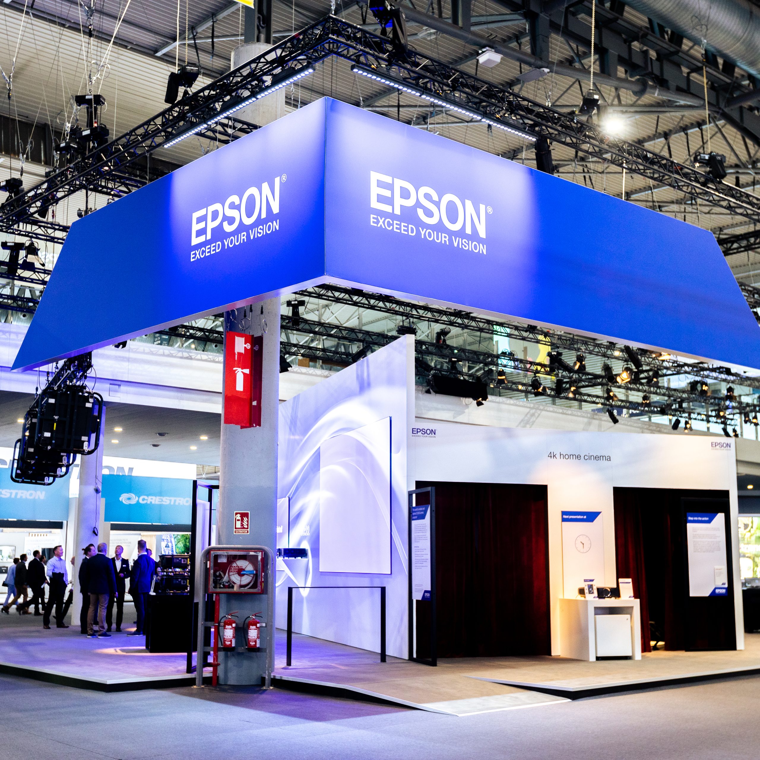 tuennisen-projekt-mesebau-samsung-mwc-barcelona-2019-4 Messestand von Samsung auf der MWC Messe 2019 in Barcelona - Tünnissen Interiors, Messen, Events und Ausstellungen NRW Deutschland Europe