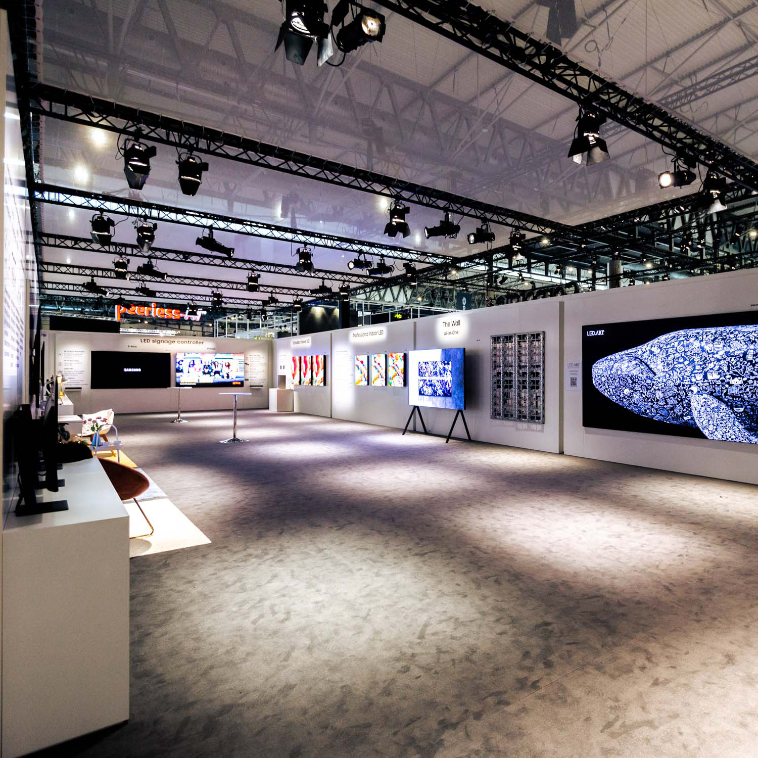 Messestand von Samsung auf der MWC Messe 2019 in Barcelona - Tünnissen Interiors, Messen, Events und Ausstellungen NRW Deutschland Europe