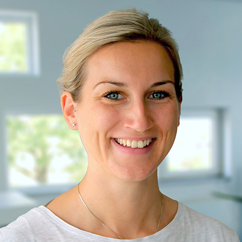 Portrait von der Mitarbeiterin in der Verwaltung bei Tünnissen Kranenburg NRW Deutschland Europe