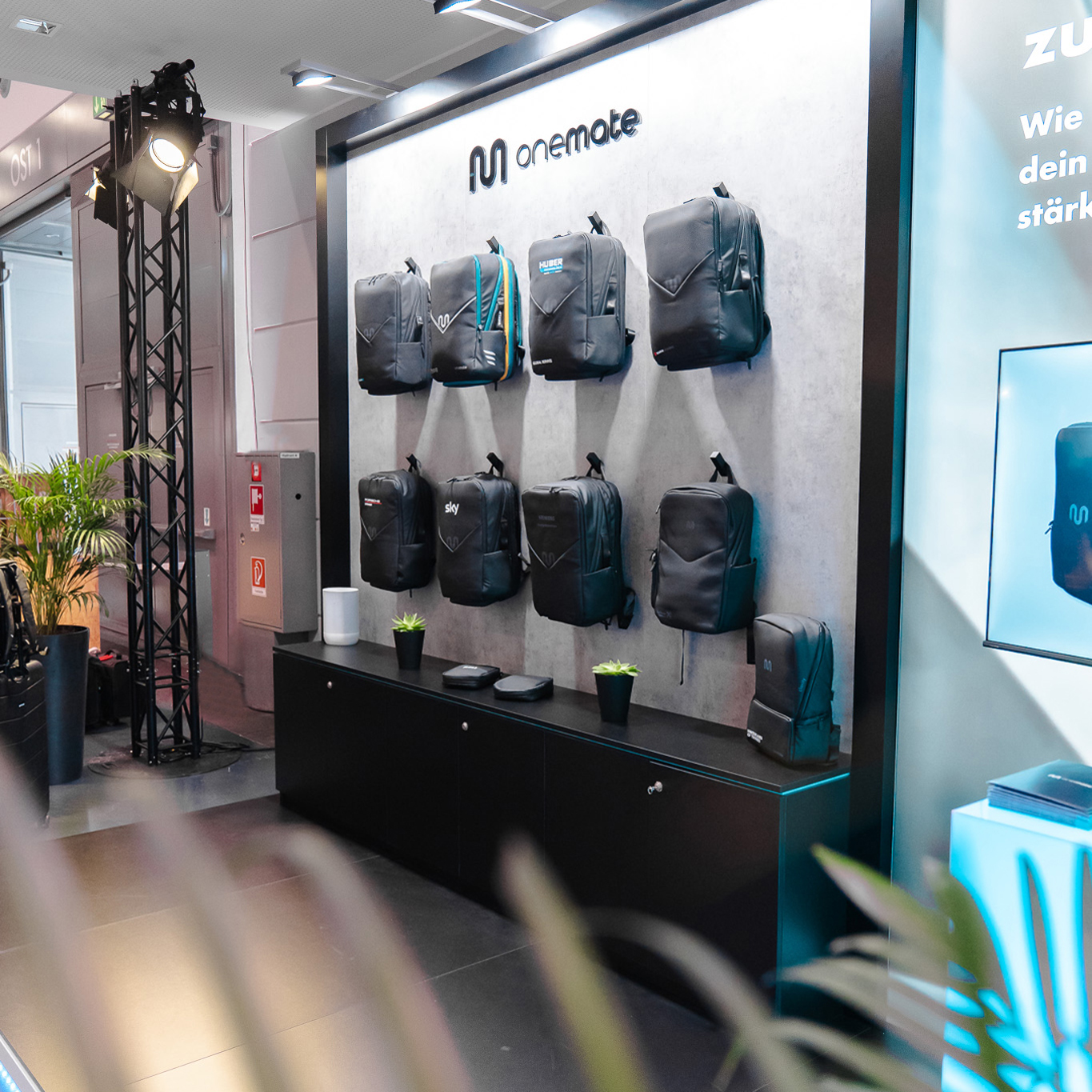 website3 Messestand von Samsung auf der MWC Messe 2019 in Barcelona - Tünnissen Interiors, Messen, Events und Ausstellungen NRW Deutschland Europe
